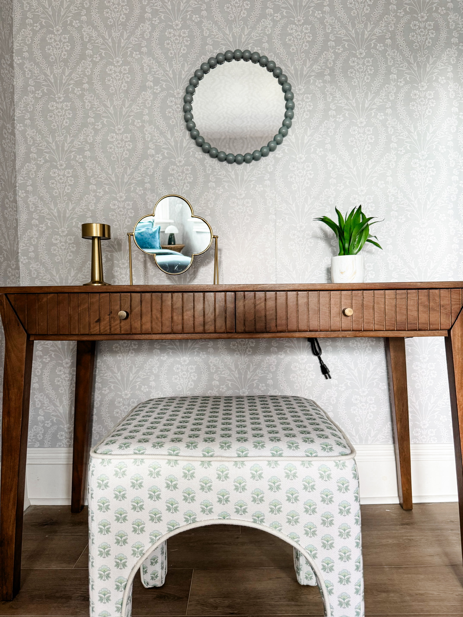 Airbnb Lake View Park II Interior Designer